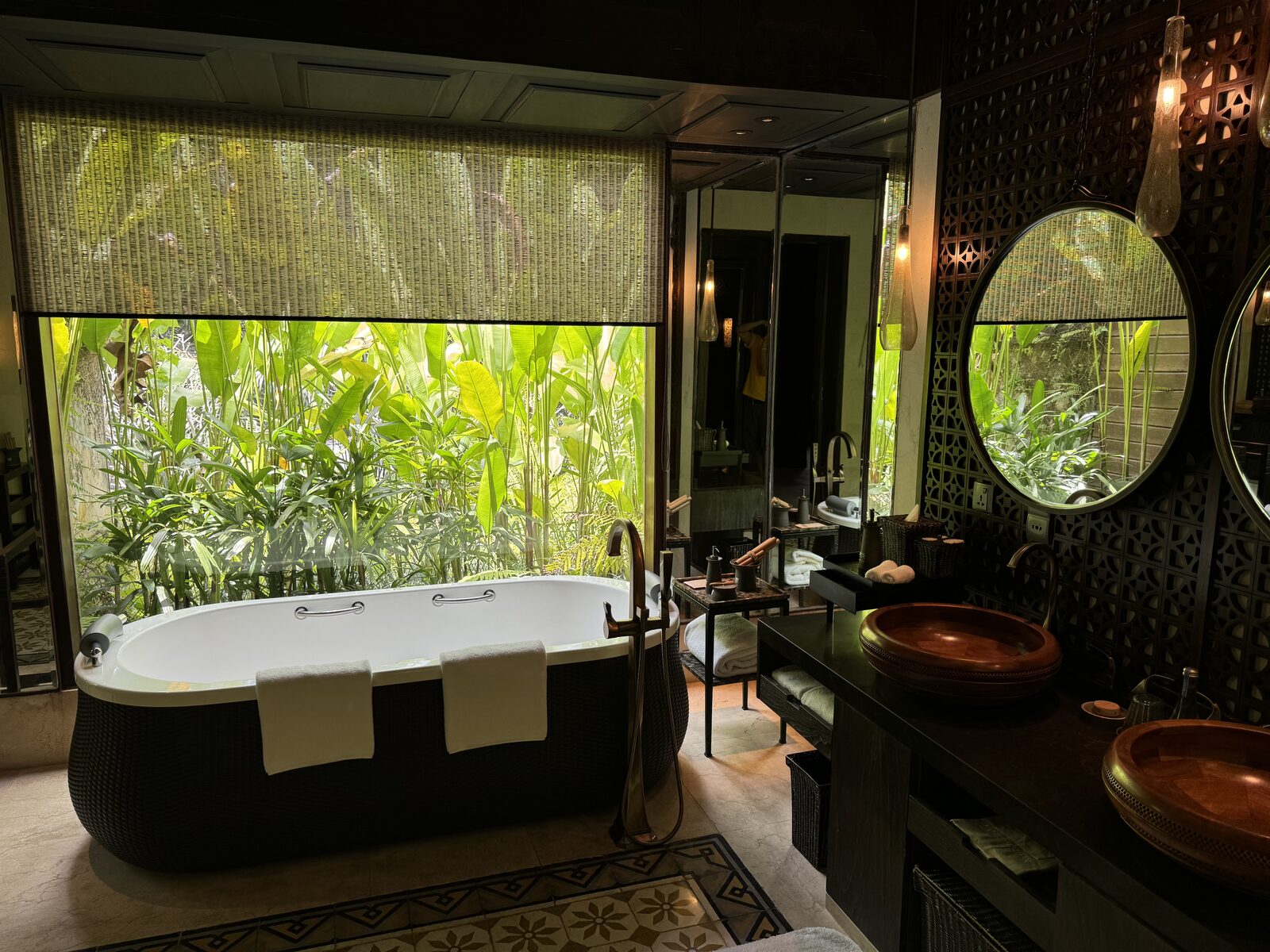 Jungle infinity pool over Ubud valley